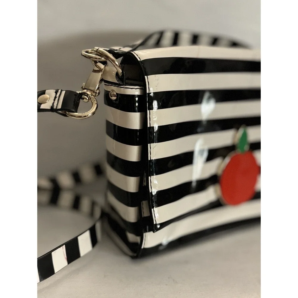 Kate Spade Darcel X KSNY Tobyn Big Apple Striped crossbody bag purse handbag EUC